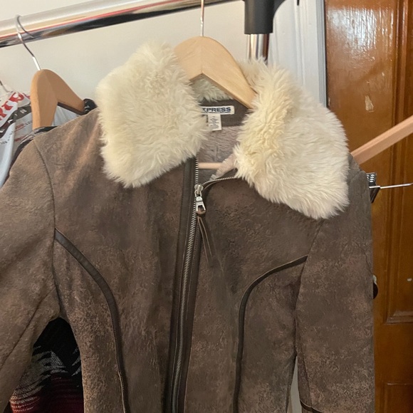 Express leather jacket. Size 10. - Picture 10 of 13